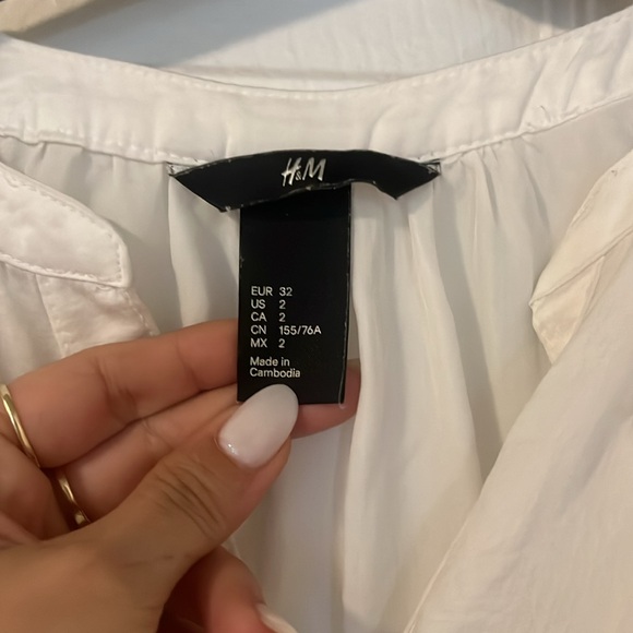 Blouses (bundle) - Picture 2 of 3